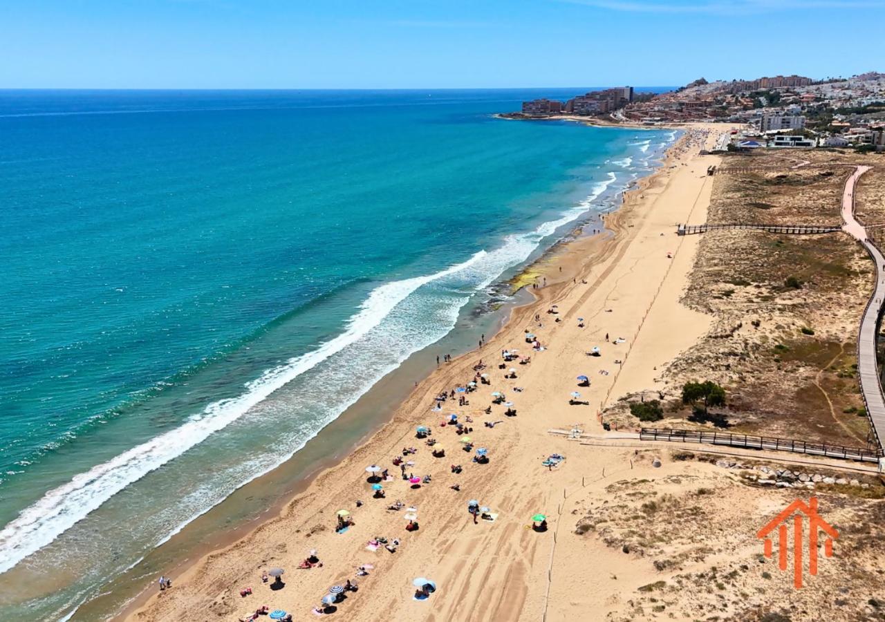Chalet En La Mata A 50 Metros De La Playa